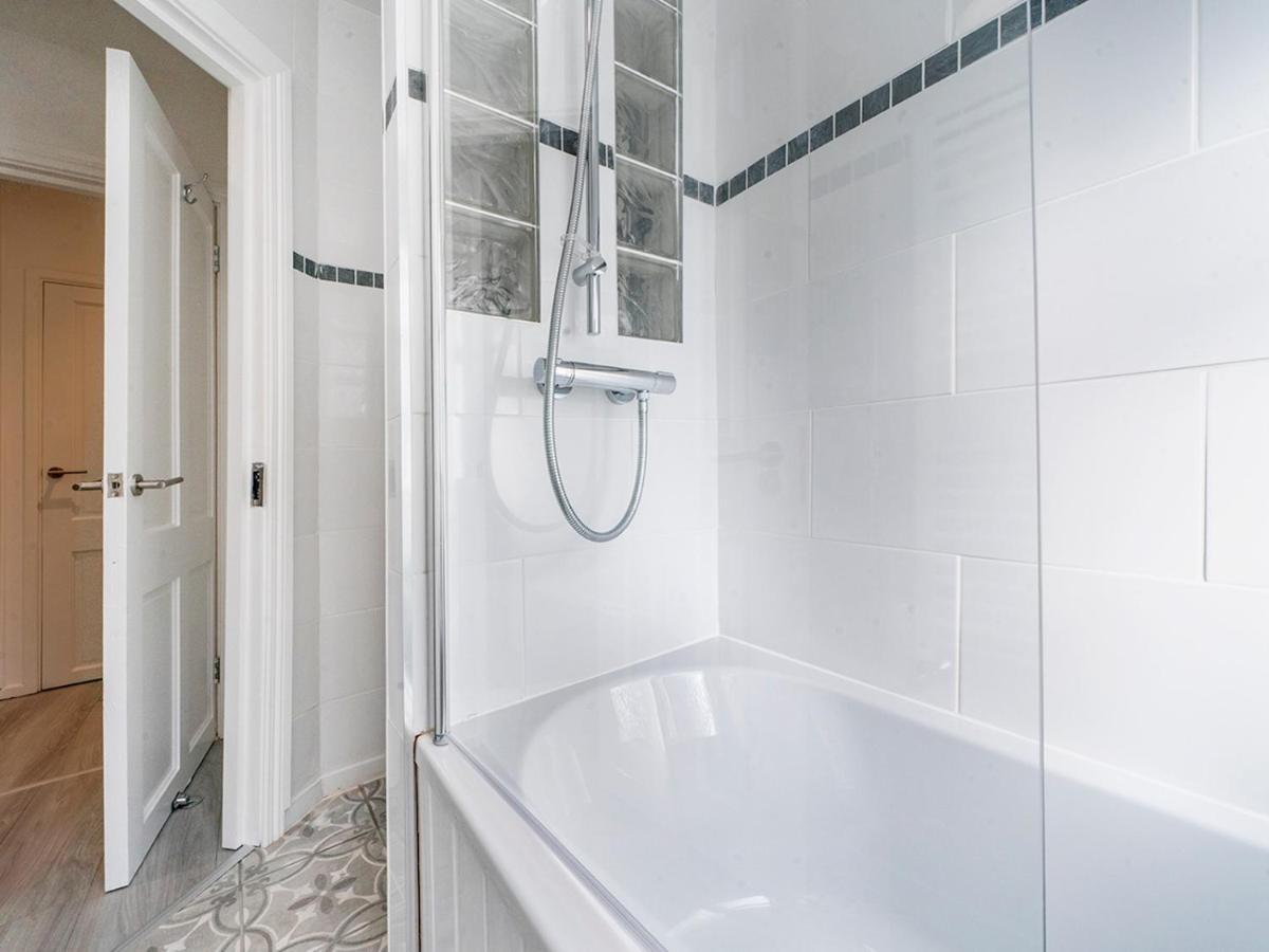 Pass The Keys - Bright & Airy 2Br 2Bath Apt In Perfect Location Belfast Exterior foto